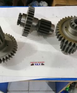 Ford Traktör 3000/3600/5000 Takviye Grup Top Dişli (35-16 Diş) Modül C5NN7113B 53370