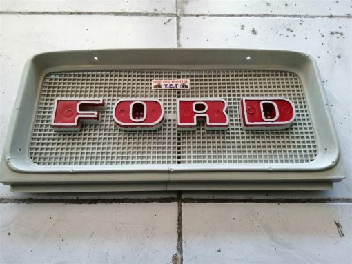Ford Traktör 3000/5000 Ön Panjur Üst Plastik Yet C9NN8A163AG 56205